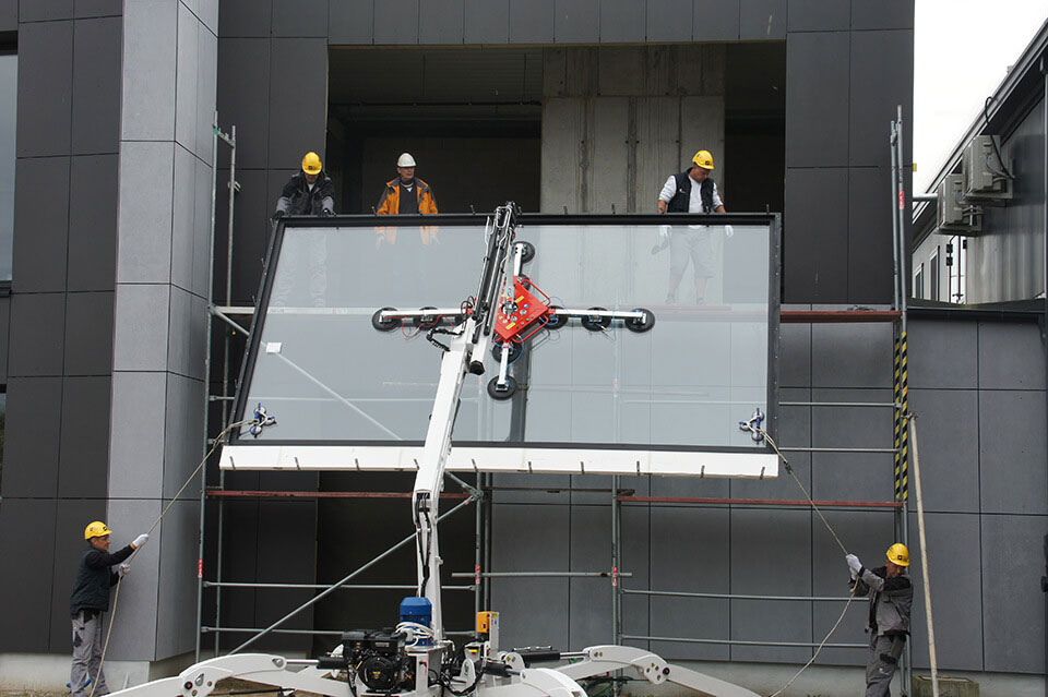 Installation d'une vitrine en aluminium sous MS plus que WINDOWS.