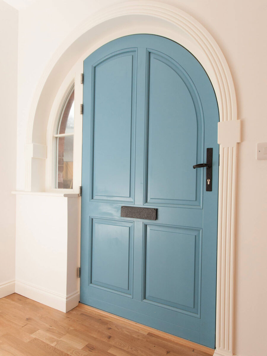 Porte en bois bleue