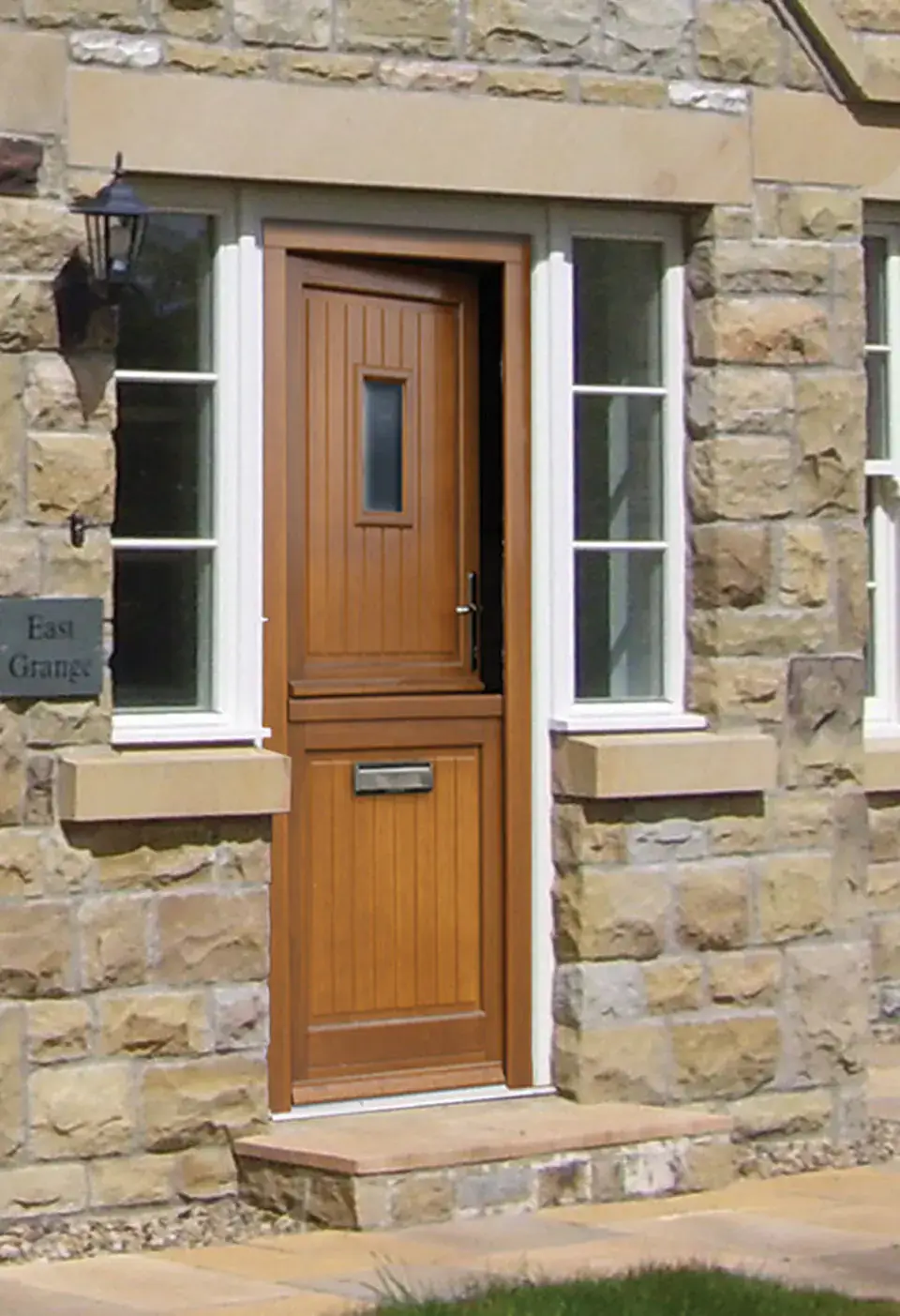 Portes d'écurie en bois marron